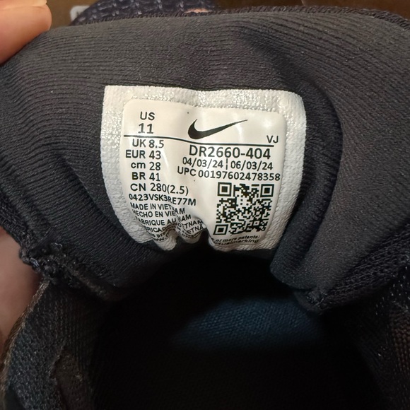 NIKE WMNS ZOOMX INVINCIBLE RUN FK 3 - Picture 12 of 16